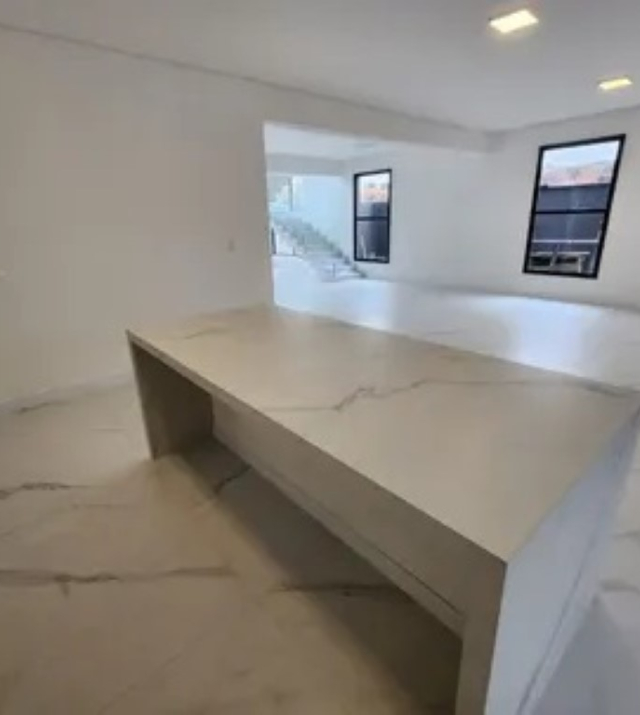 C3305 4.jpg